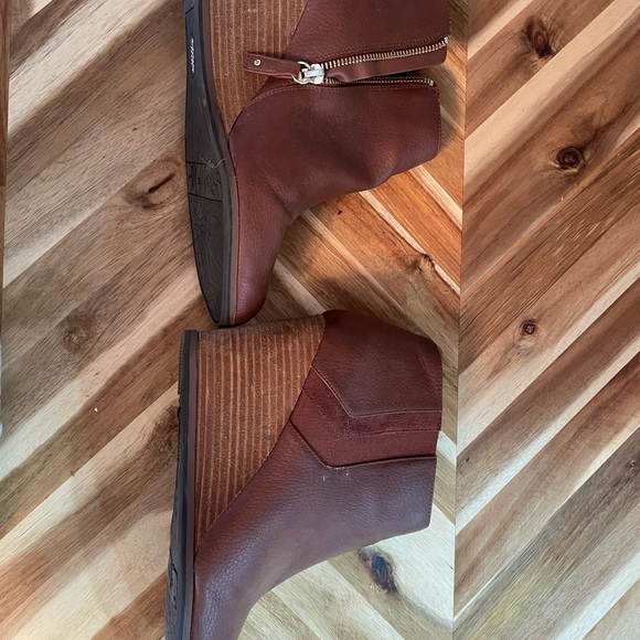 Booties - Picture 4 of 5